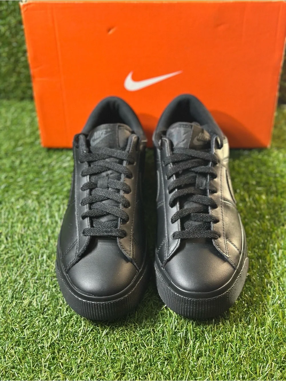 NIKE MATCH SUPREME LEATHER, SIZE 7.5 MENS, COLOR, BLACK/ GUM- LIGHT BROWN, NEW